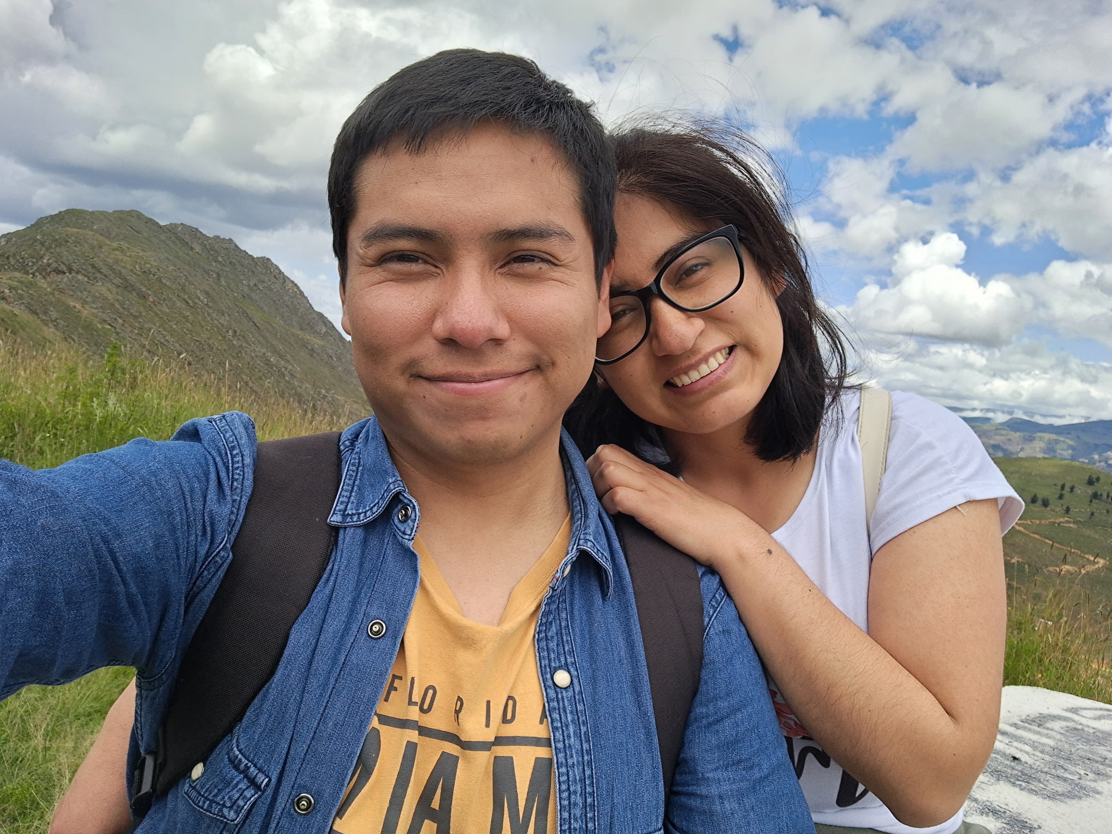 Abrazados en el cerro